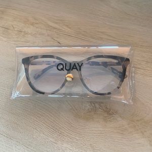 QUAY Australia Bluelight Glasses